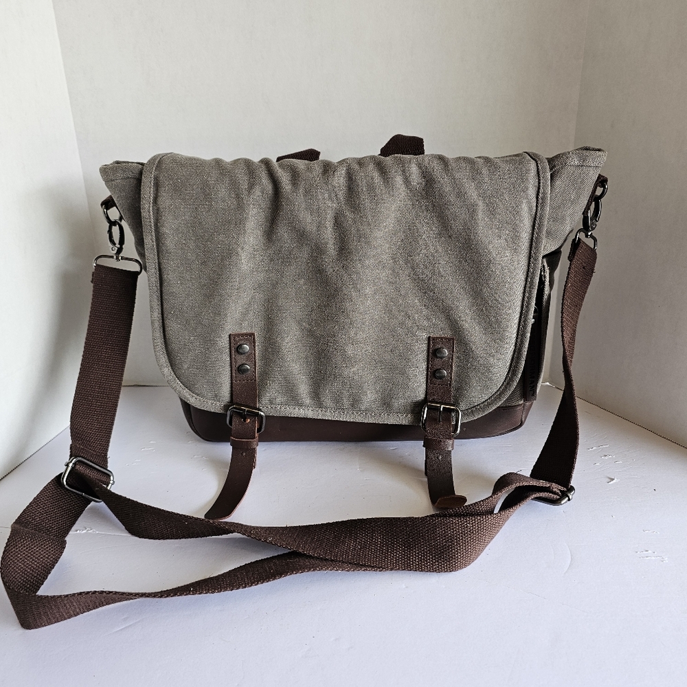 Greg Norman Men's Messenger Travel Bag NWT